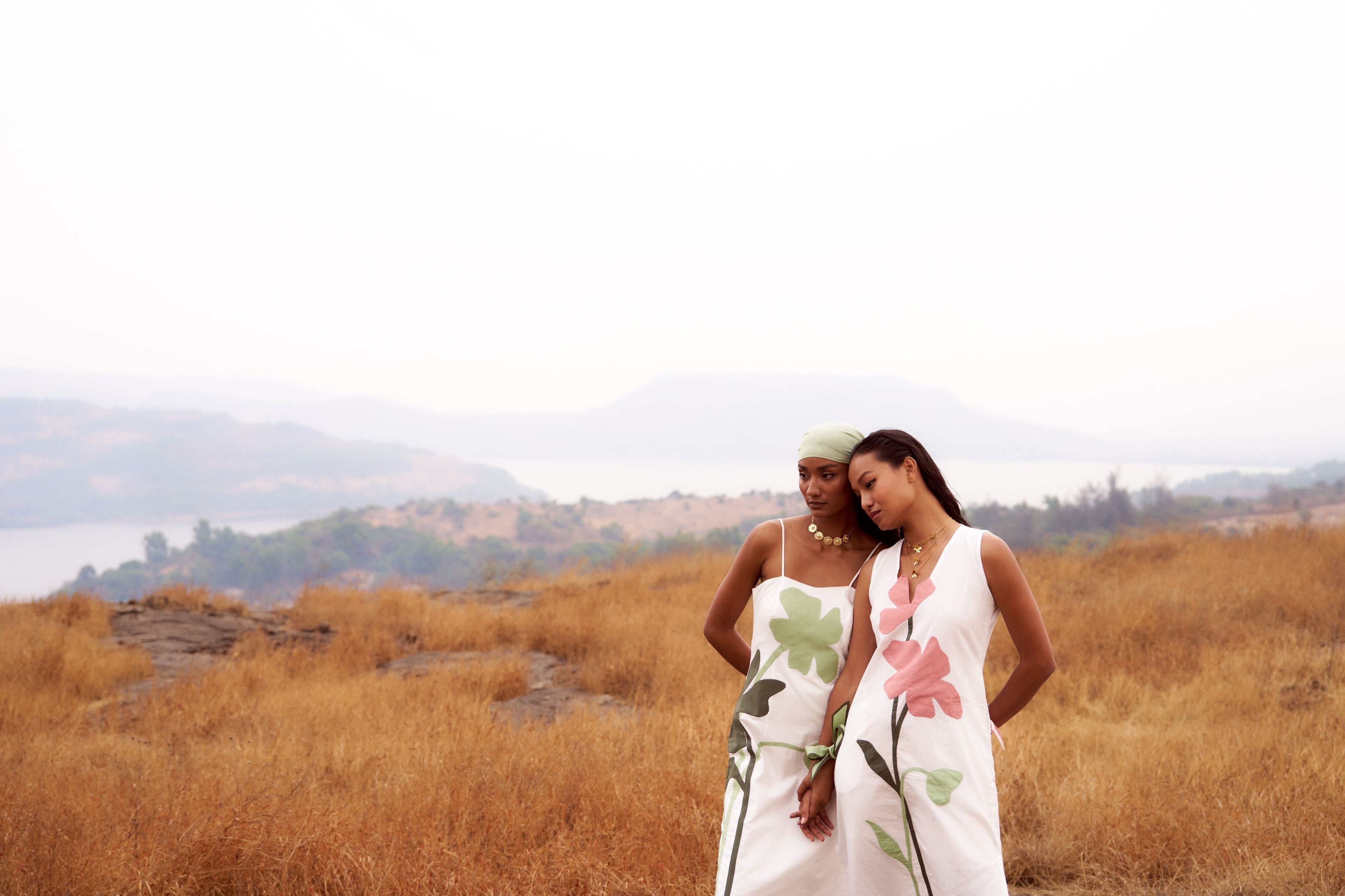 How to Build a Capsule Summer Wardrobe with Mora