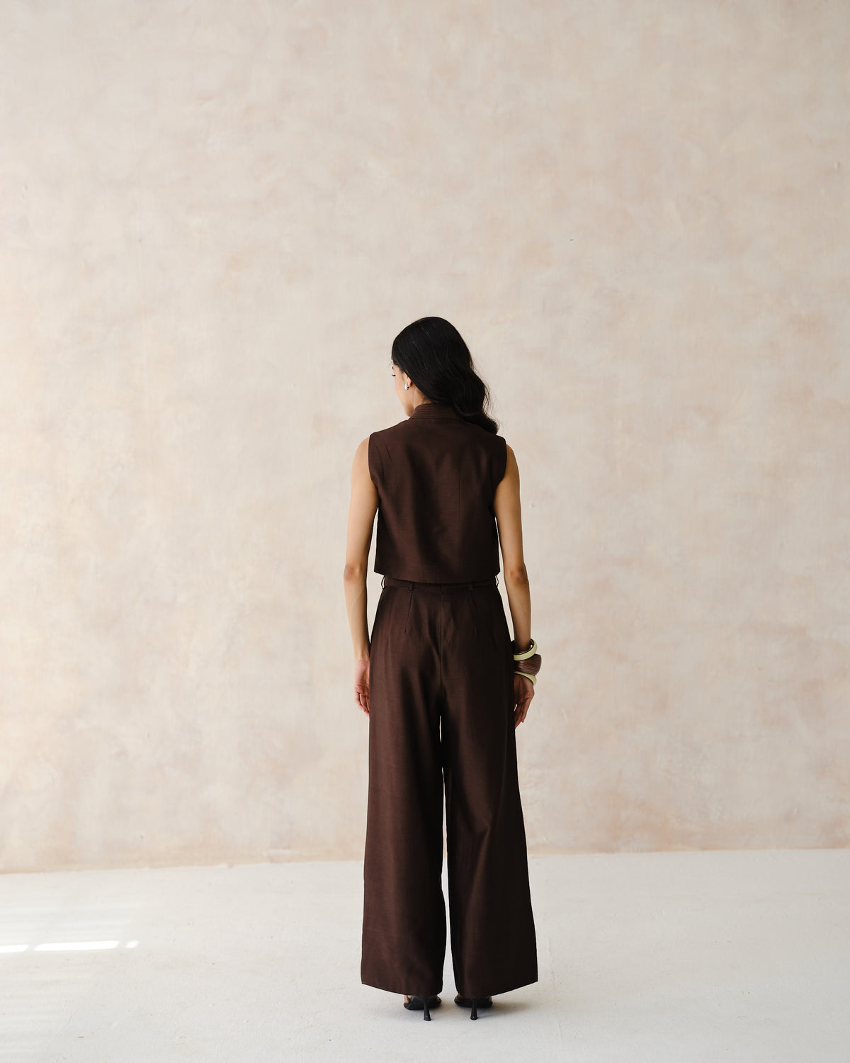 OUTLINE - Laad Brown Vest